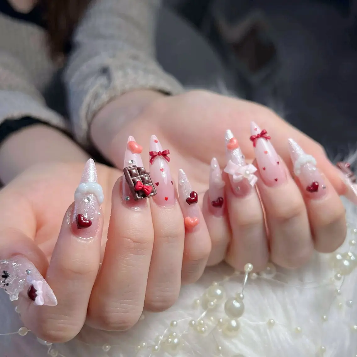 ネイル オーロラネイル クリアネイル 成人式 フラッシュネイル ジェルネイル ハンドネイル Amee Nail Salonのネイルデザイン