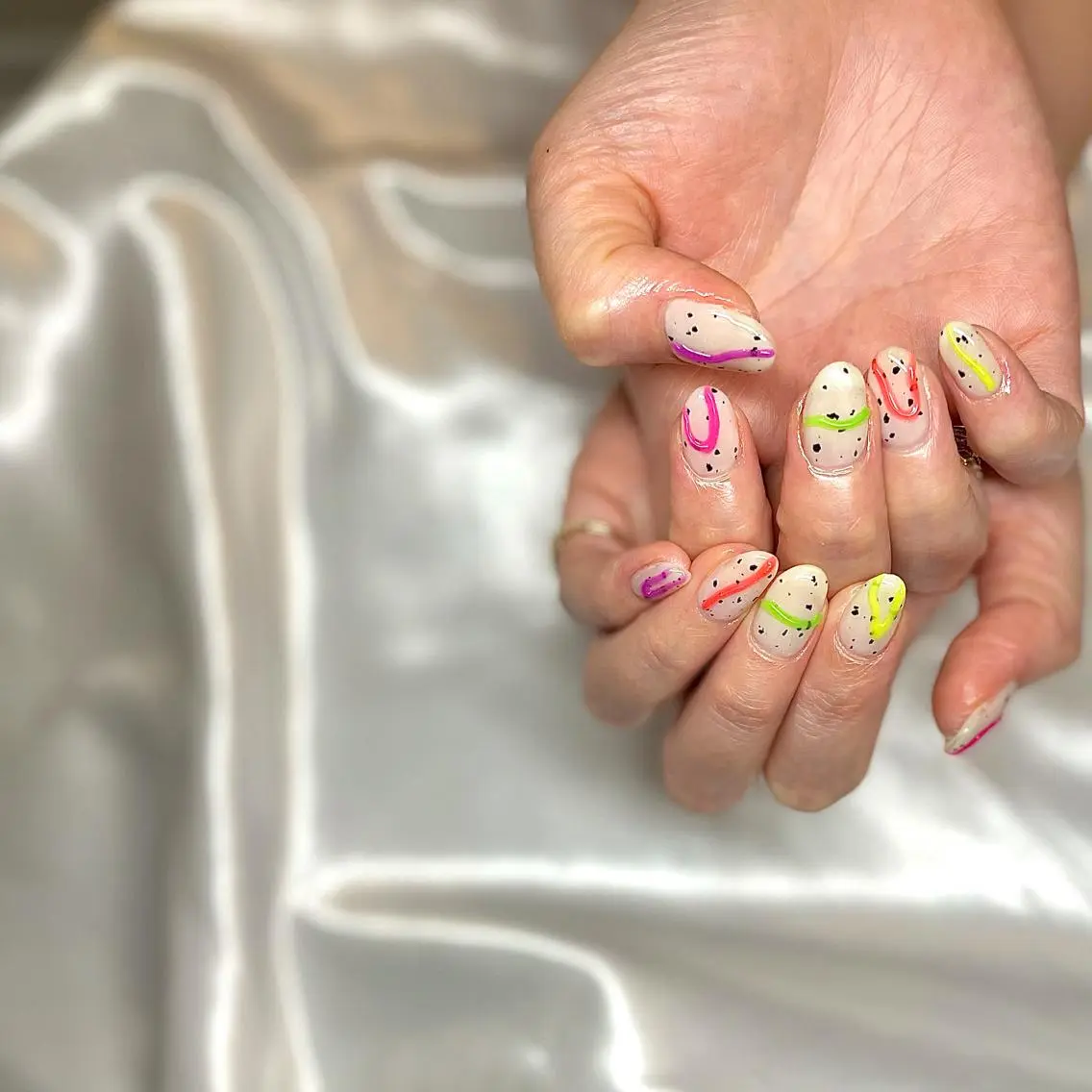 ミディアム カラー パーマ ヘアアレンジ メンズ キッズ ネイル マツエク・マツパ クリアネイル el. by Aoのネイルデザイン
