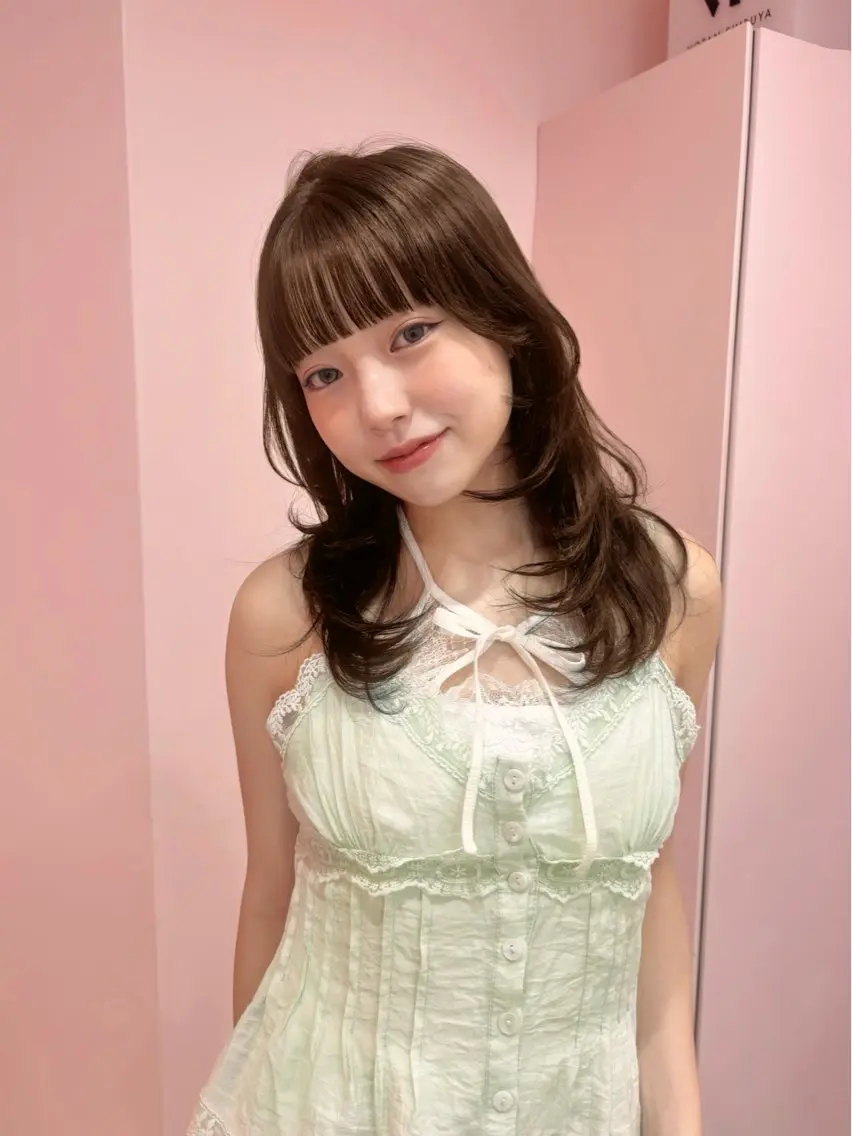 セミロング レイヤーカット 🐰チナ🐰 暖色ベージュ/顔周りのヘアスタイル