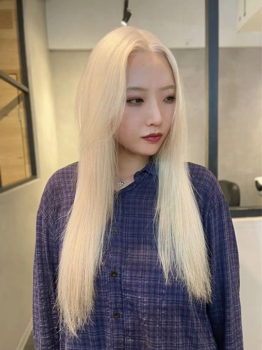 ロング カラー ブリーチ ブロンド ホワイトブロンド カット ヘアカラー トリートメント hisano / ハイトーン・透明感のヘアスタイル