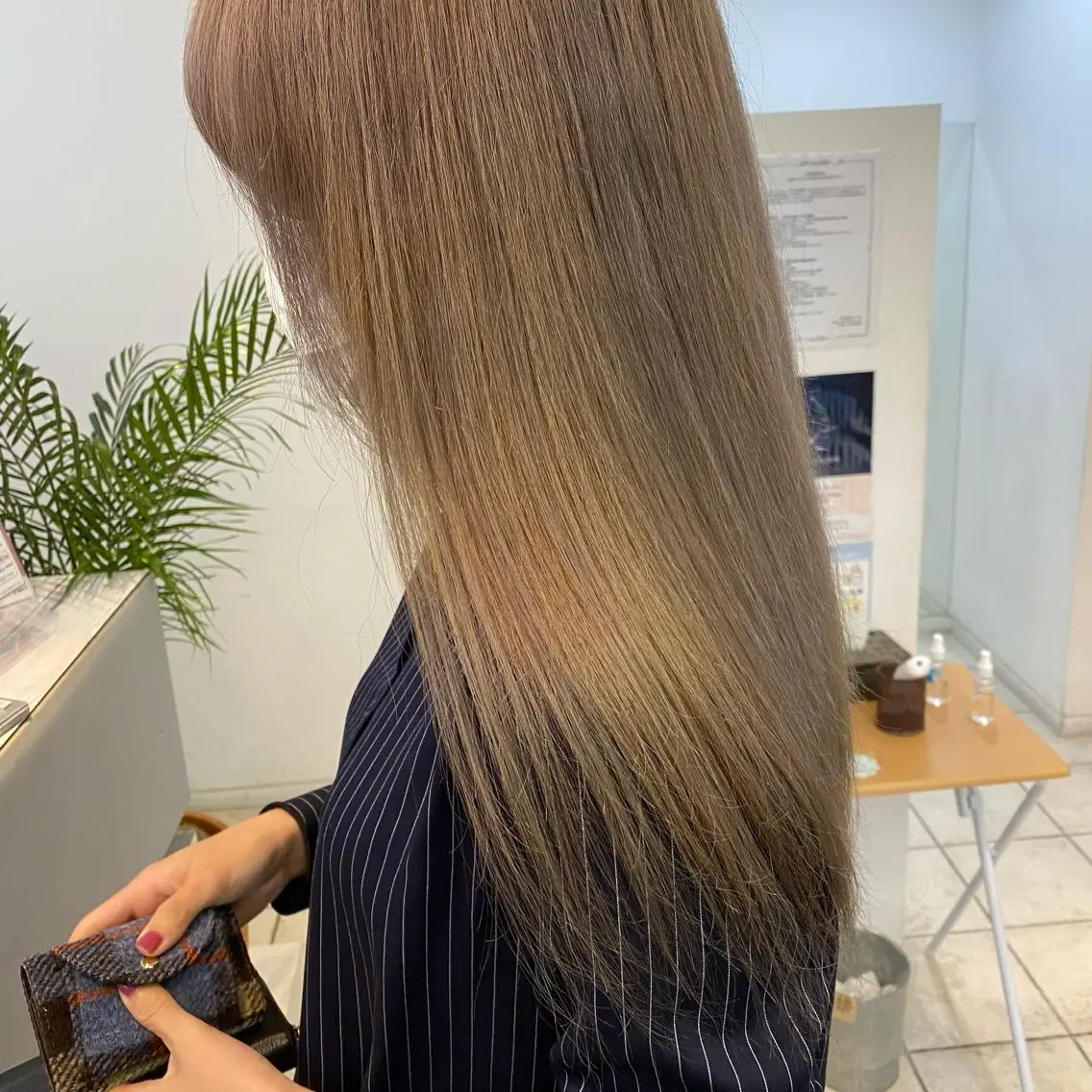 ロング カラー 渡邊 唯のヘアスタイル