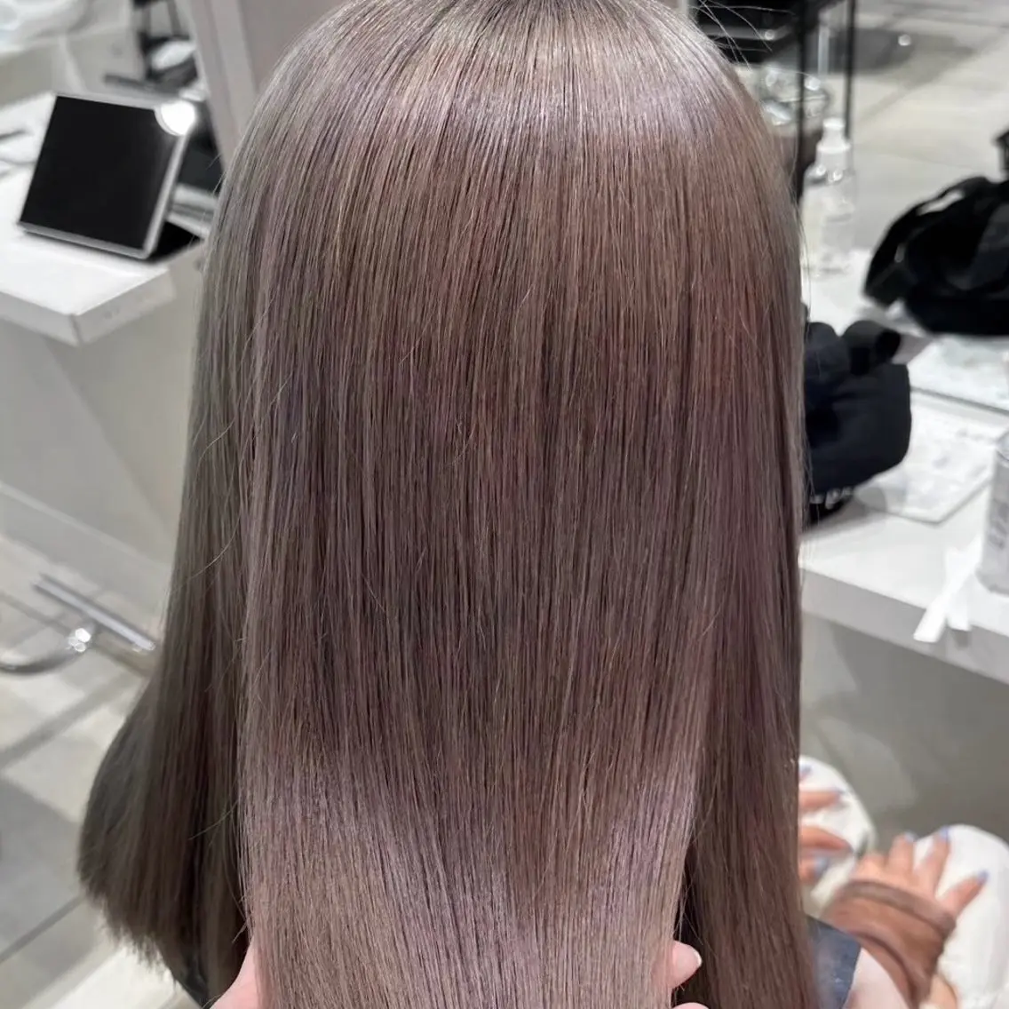 ミディアム カラー ヘアカラー ハイトーン×推し カラー💫Miyuのヘアスタイル