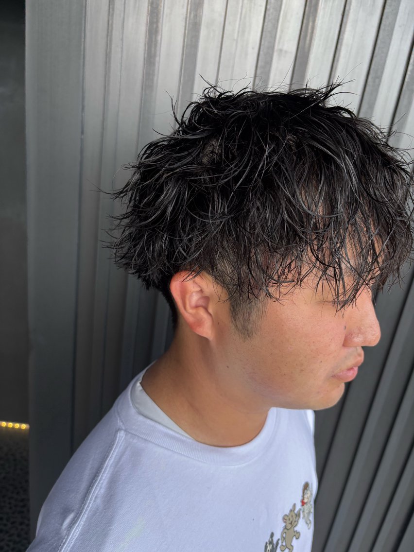 ショート パーマ メンズ メンズパーマ スパイラルパーマ カット パーマ Bianca伊勢崎 山崎南乃のヘアスタイル