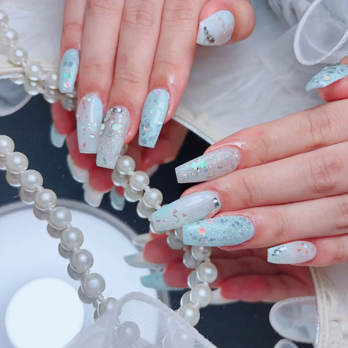 ネイル ブルー キラキラネイル ラメ(グリッター) 水色 大理石ネイル(マーブル) ハンドネイル Nailsalon Spina 琴美のネイルデザイン