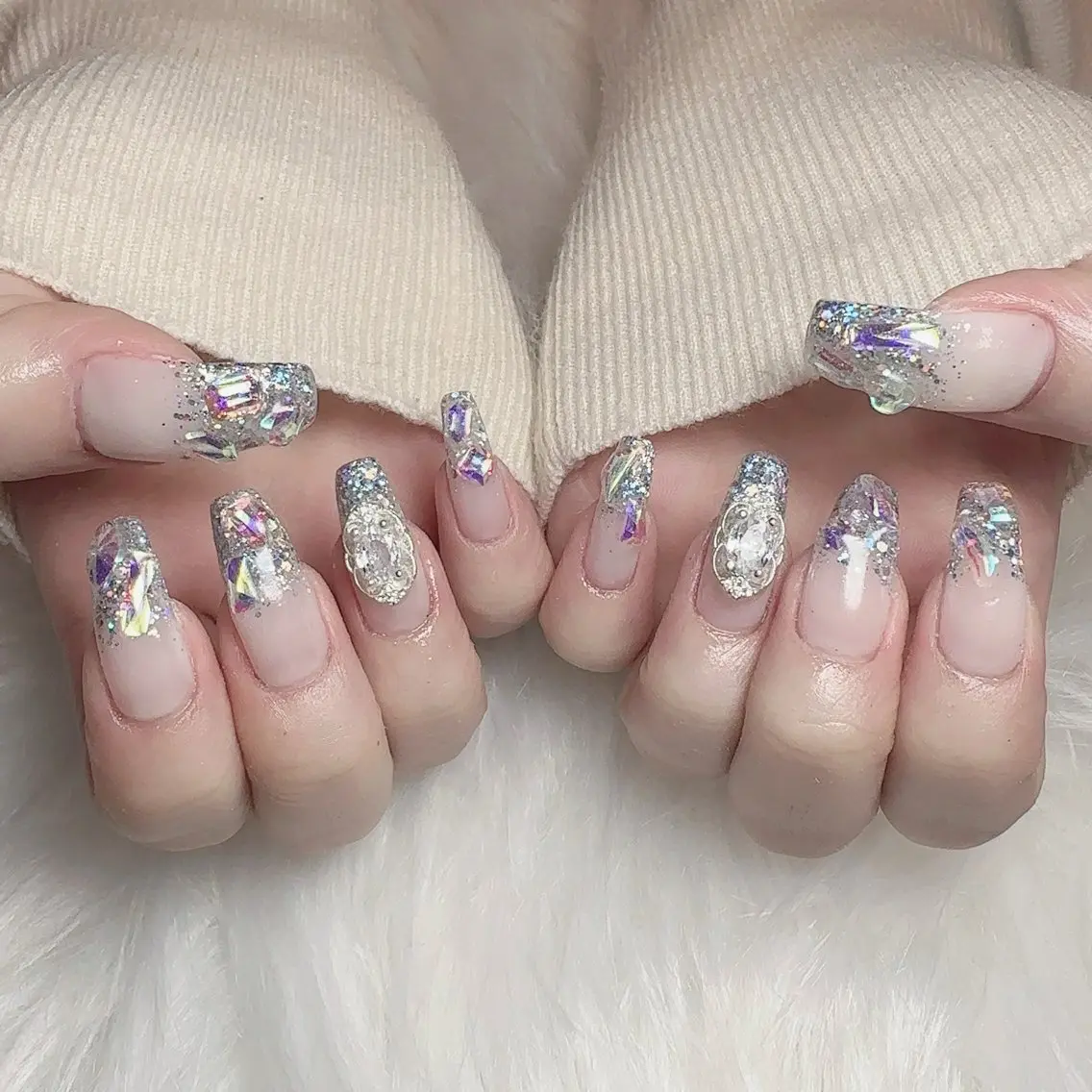 ネイル ストーンネイル EMU NAILのネイルデザイン