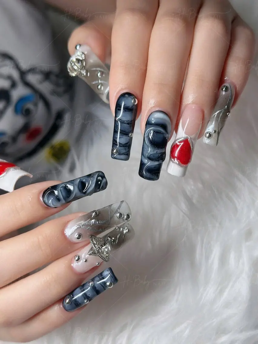 ネイル フレンチネイル ジェルネイル ガラスフレンチ ハロウィン ハート H.baby Nail Salonのネイルデザイン