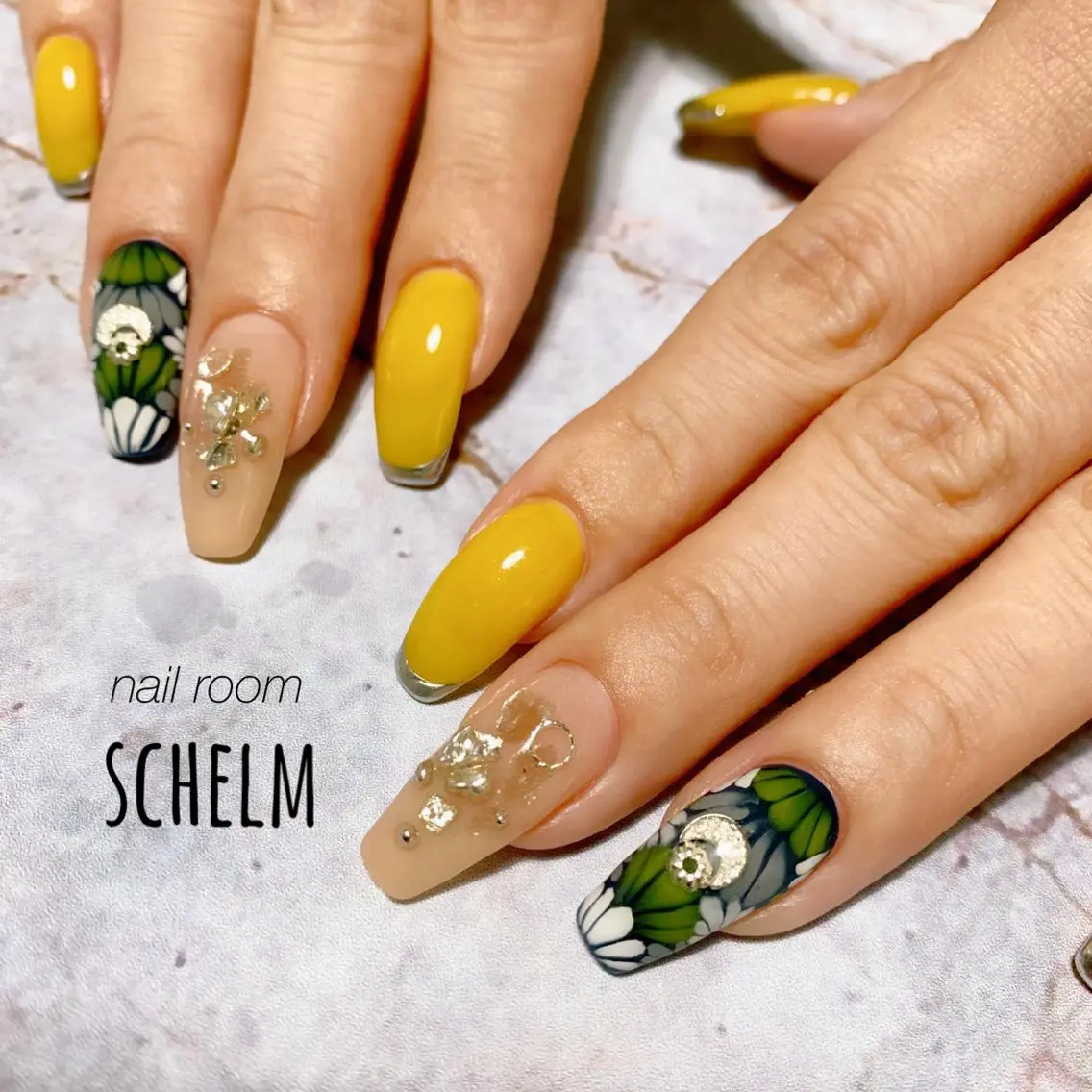 ネイル ハンドネイル nail room シュレムのネイルデザイン