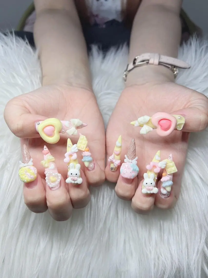 ネイル 長さ出し グラデーション 卒業式 キラキラネイル マグネットネイル Lee Nailsのネイルデザイン