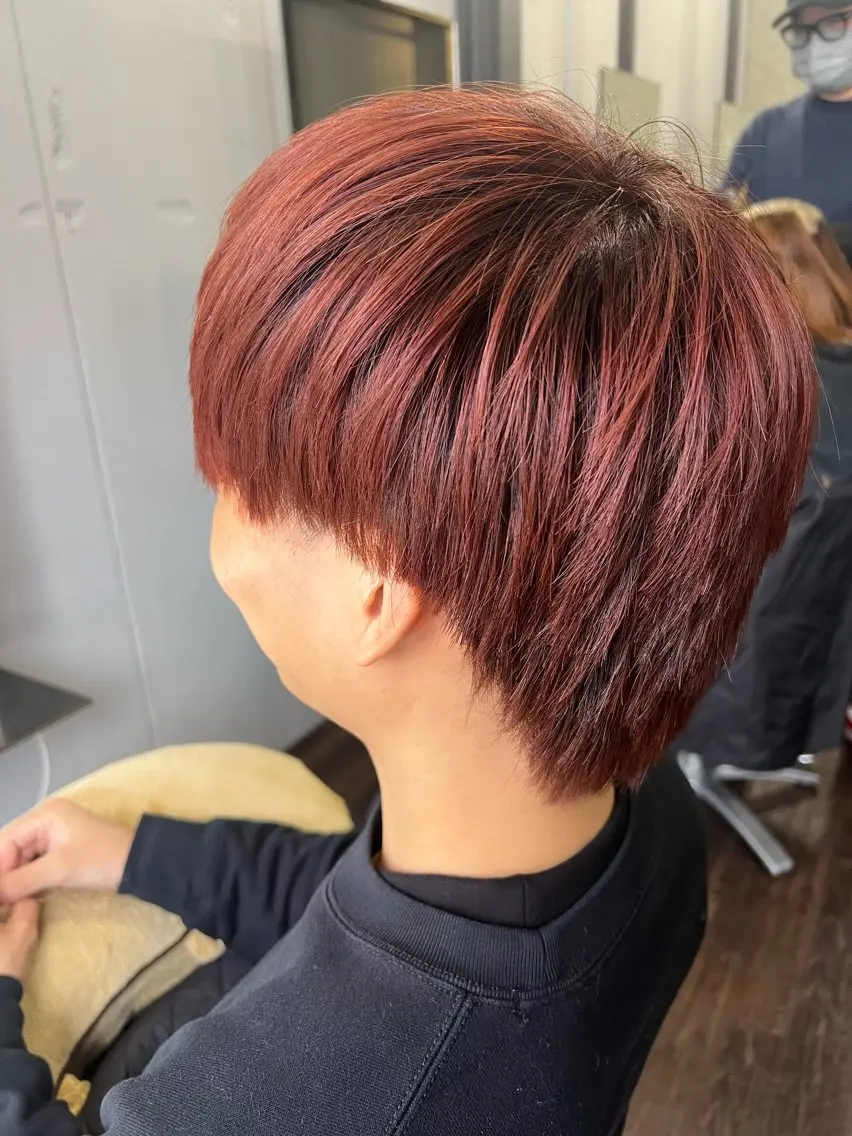 カラー メンズ メンズハイライト メンズハイトーン デザインカラー ハイライトカラー ハイトーンカラー ヘアカラー トリートメント terra🌈大久保 睦美のヘアスタイル