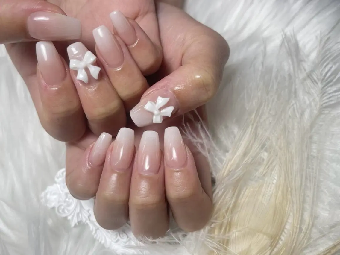 メンズ ネイル アートネイル フレンチネイル ジェルネイル キラキラネイル パラジェル ハンドネイル Bloom スカルプ専門店のネイルデザイン