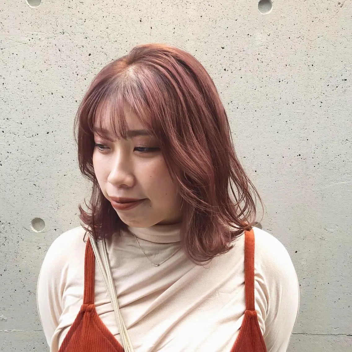ミディアム カラー ヘアアレンジ ブリーチ ピンクカラー カット ヘアカラー トリートメント 酸性縮毛矯正🧴韓国 レイヤー/髪質改善のヘアスタイル