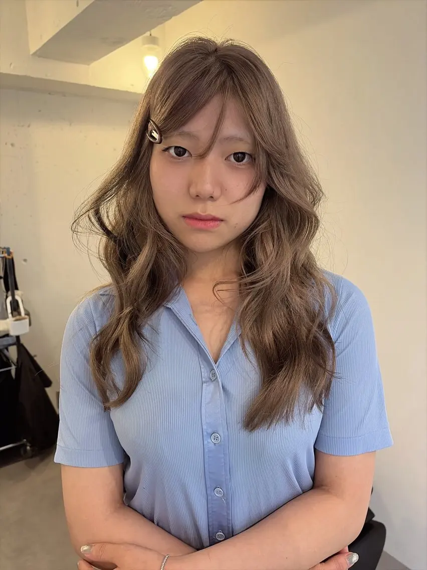 ロング カラー ブリーチ 綺星 ハイトーン/デザインのヘアスタイル