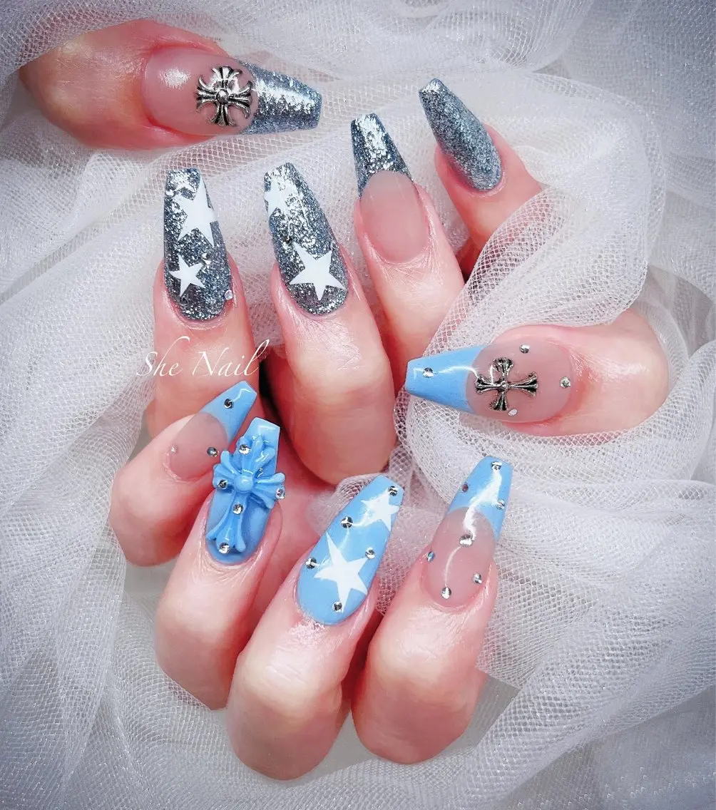 ネイル フレンチネイル 水色 ハンドネイル ISA_ BELLAのネイルデザイン