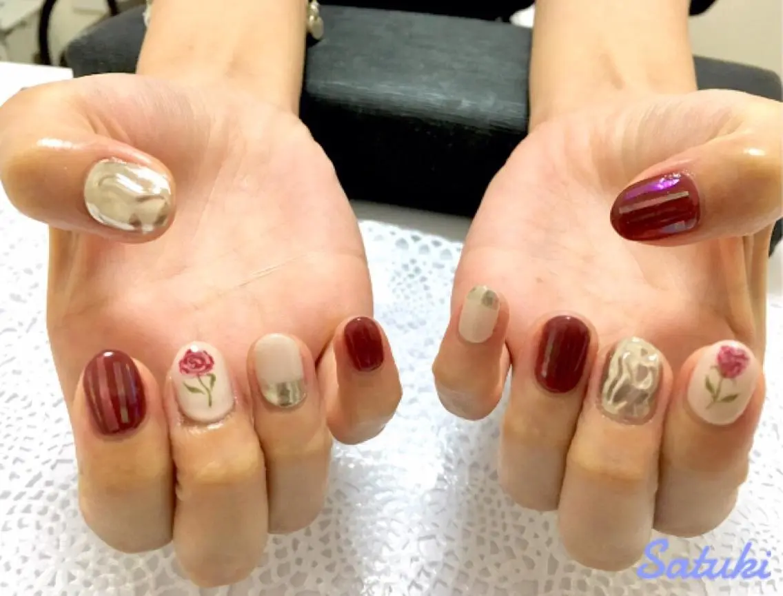 ネイル フラワーネイル ミラーネイル 赤色 nail salon BochiBochiのネイルデザイン