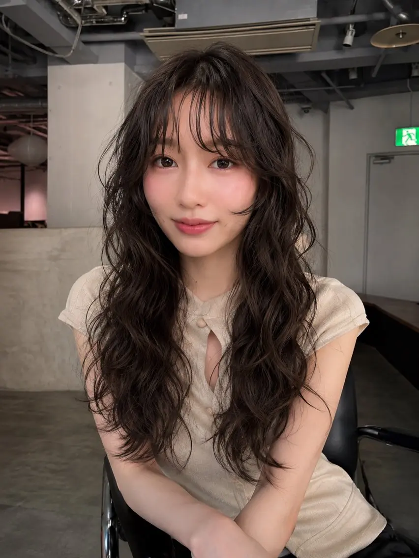 ロング パーマ 顔まわりレイヤー レイヤーカット カット パーマ パーマ/ブリーチ 縮毛矯正/池袋ももなのヘアスタイル