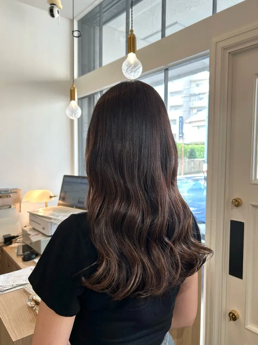 セミロング カラー MAISON ema 🩵笹野 希里香のヘアスタイル