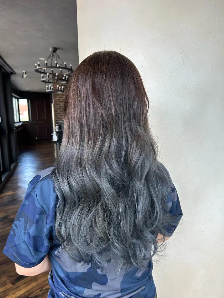 ロング カラー ヘアアレンジ 梅木李奈🕊️ レイヤー透明感カラーのヘアスタイル