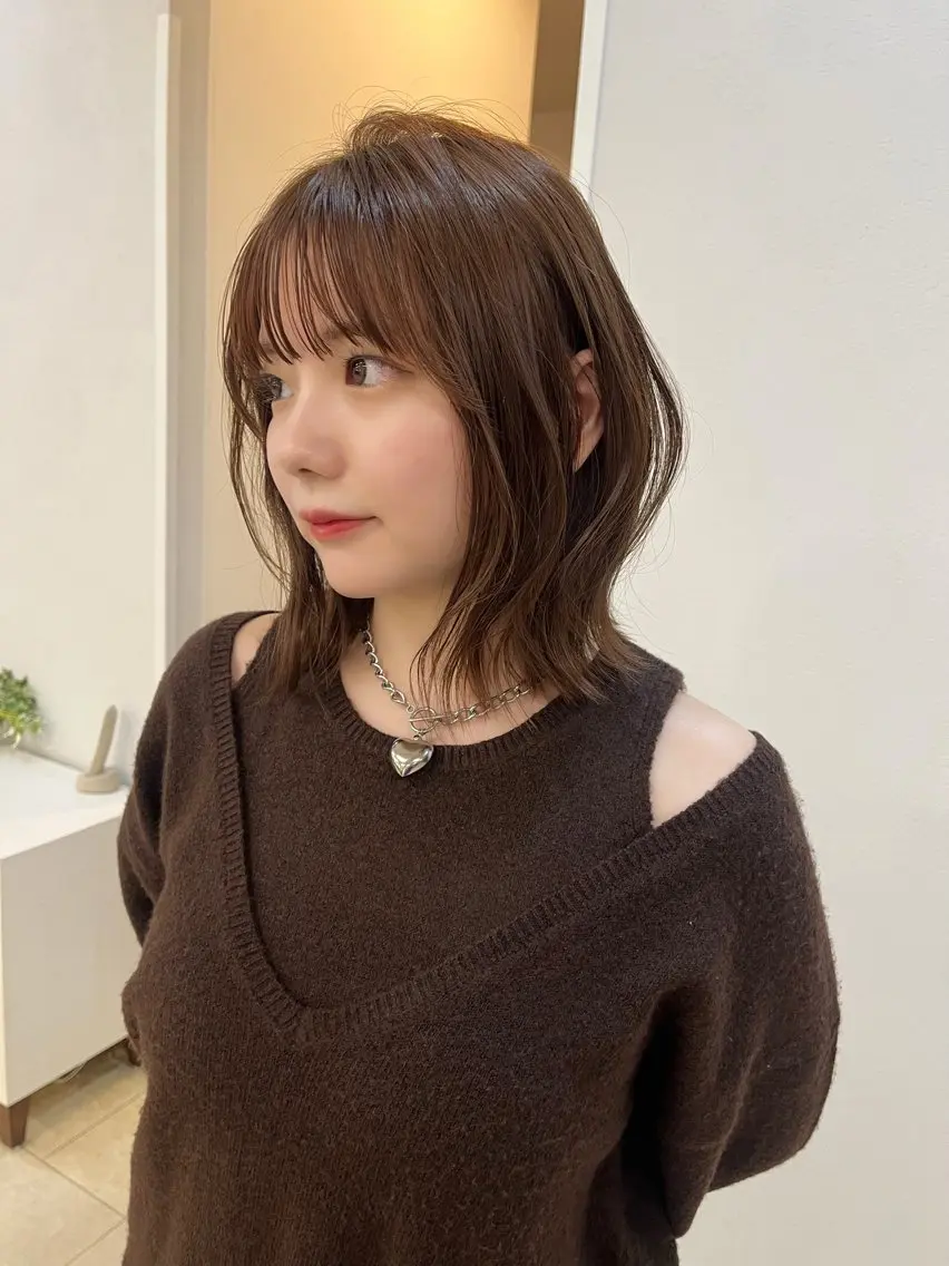 ミディアム カラー カット ヘアカラー yura /レイヤーカットのヘアスタイル