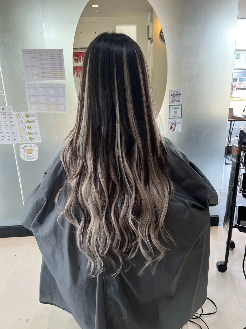 ミディアム 野村 奈里亜のヘアスタイル