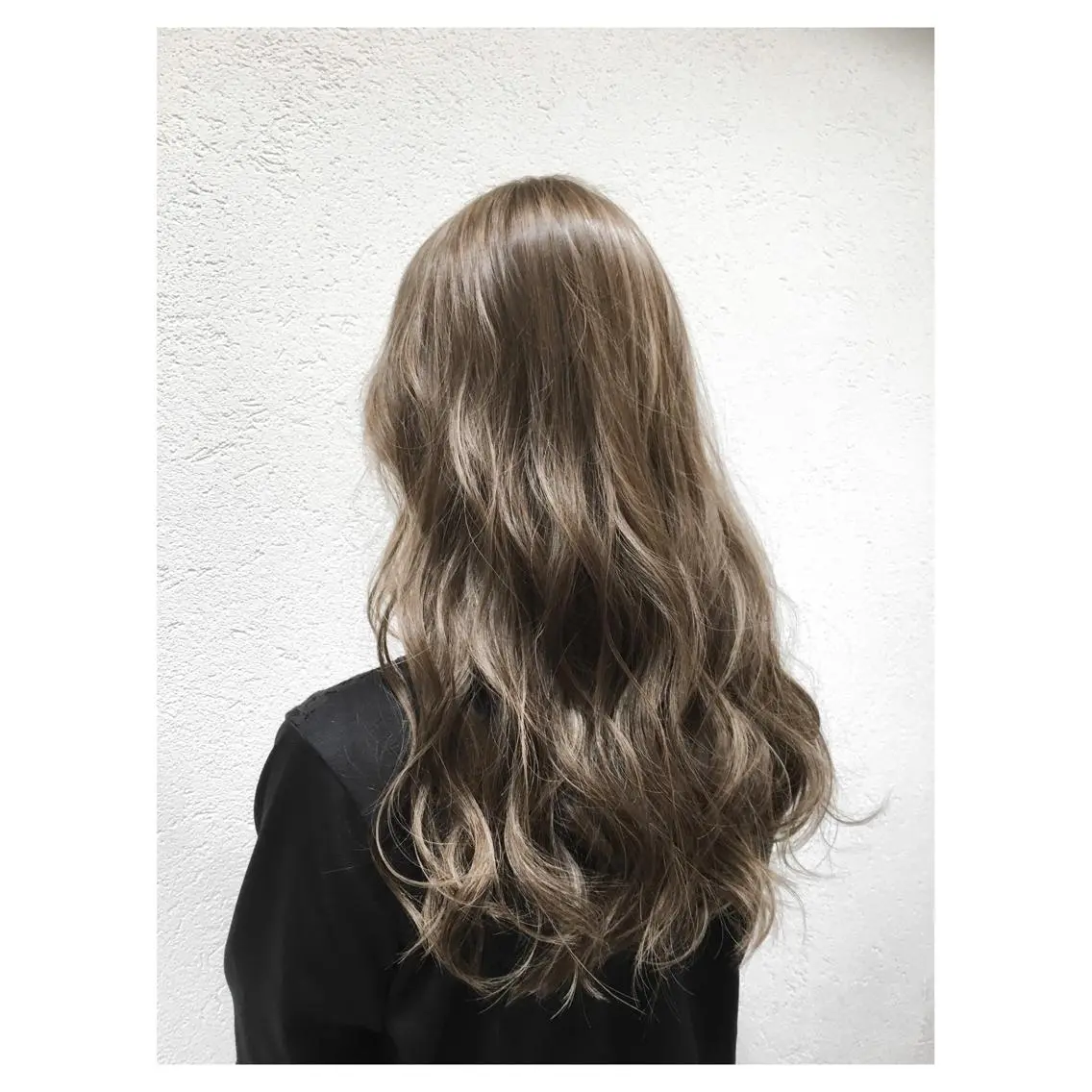 ロング カラー ハイライトカラー イルミナカラー ハイライト biscohair 髪にドラマを。のヘアスタイル