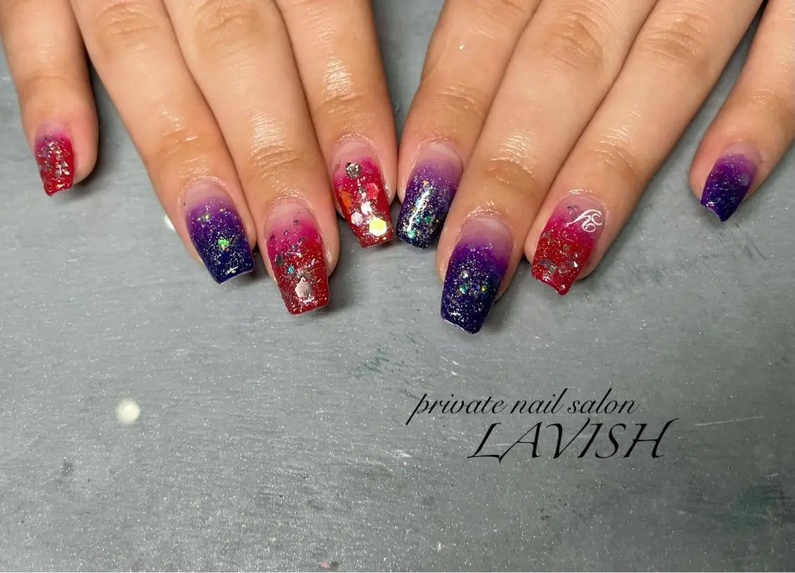 ネイル LAVISH 大和店 emi･:*+のネイルデザイン