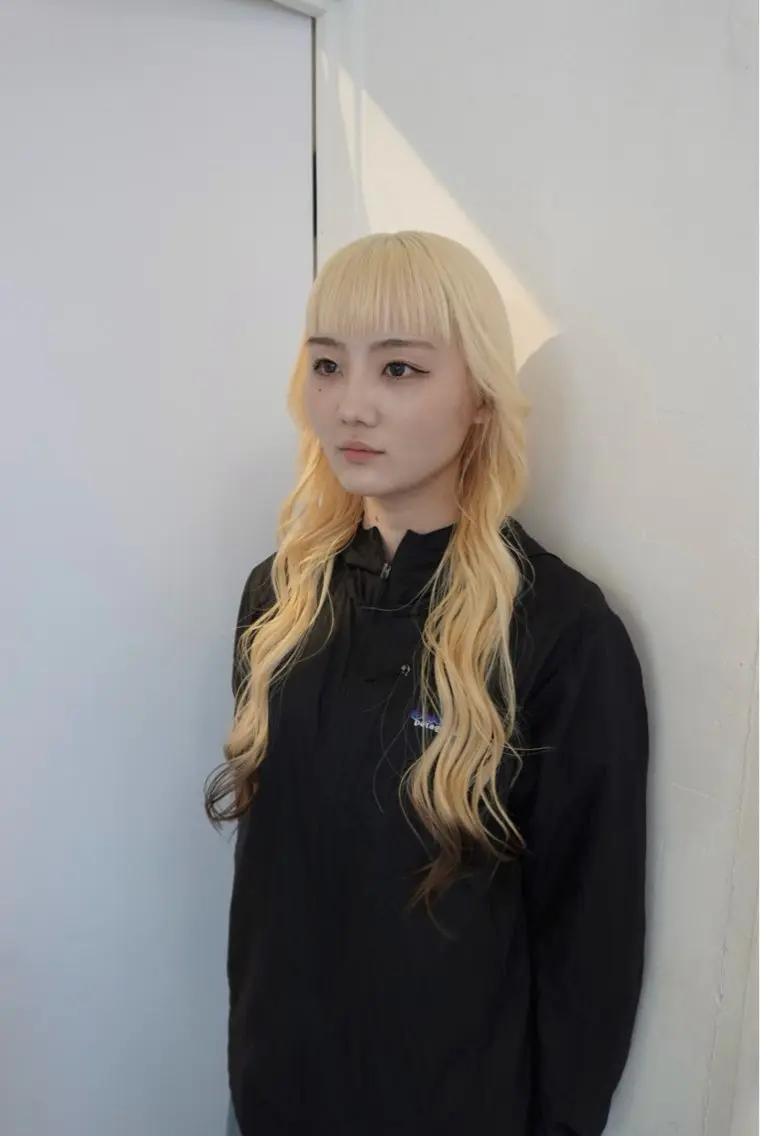 ロング hinata /ハイトーンのヘアスタイル