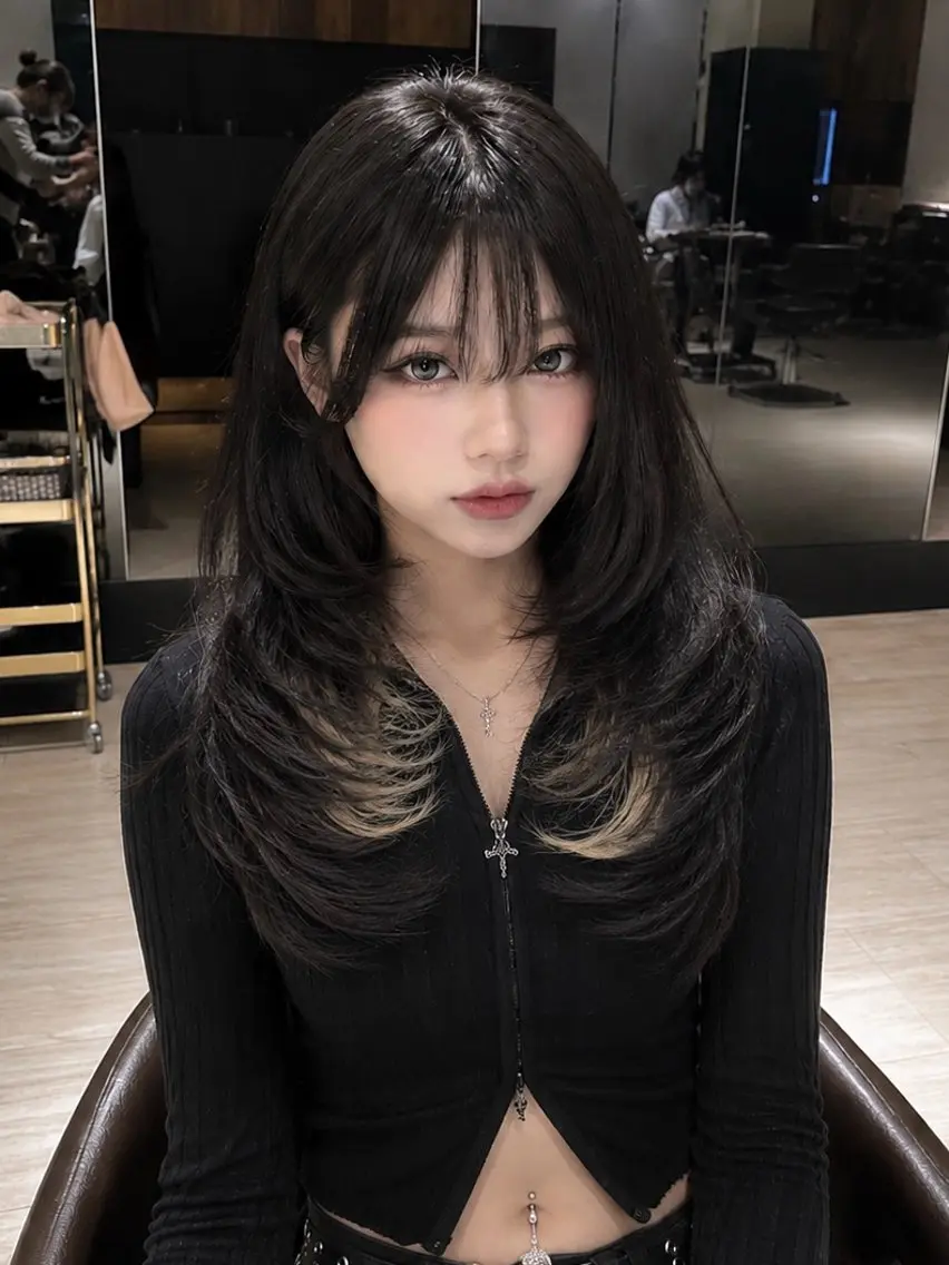 ロング カラー 黒髪 ブルーカラー ブルーブラック グレージュ インナーカラー カット ヘアカラー トリートメント umi/レイヤー カット/ヘアアレンジのヘアスタイル