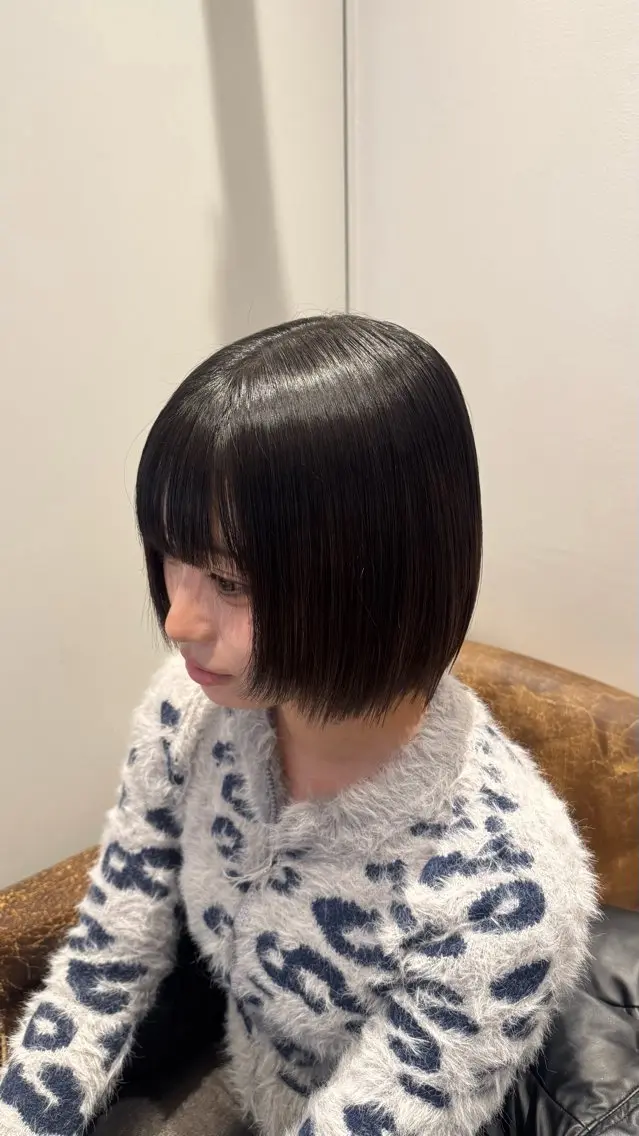 ミディアム ワンレンボブ ボブ 顔まわりレイヤー 顔周りカット レイヤーカット Lolonois/ レイヤー/miuのヘアスタイル