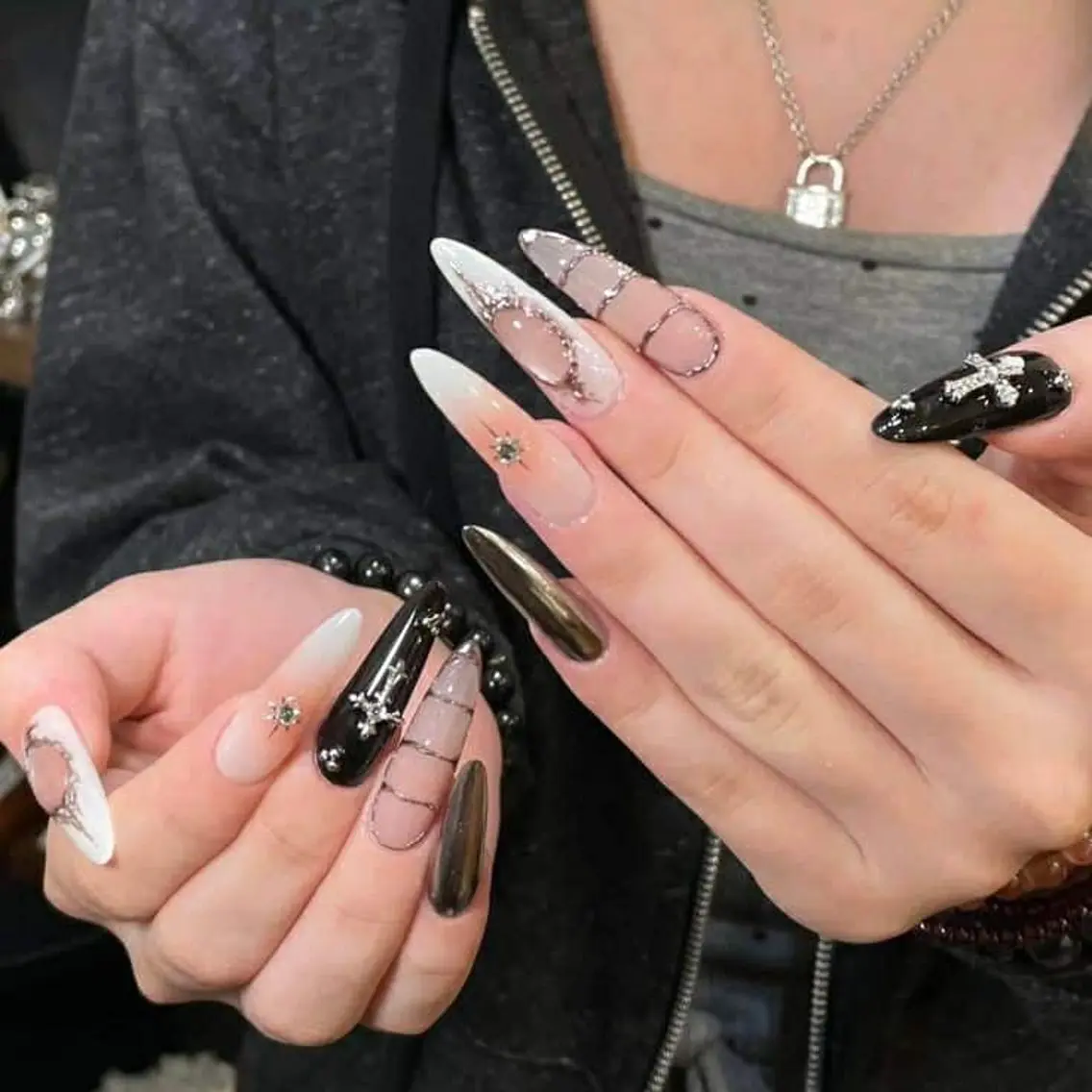 ネイル Queen Nail 柏店 クイーンネイルのネイルデザイン