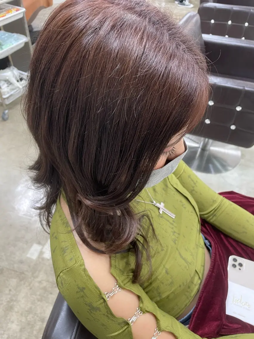 セミロング 𝐒𝐇𝐔𝐑𝐈 🦋艶カラー🦋のヘアスタイル