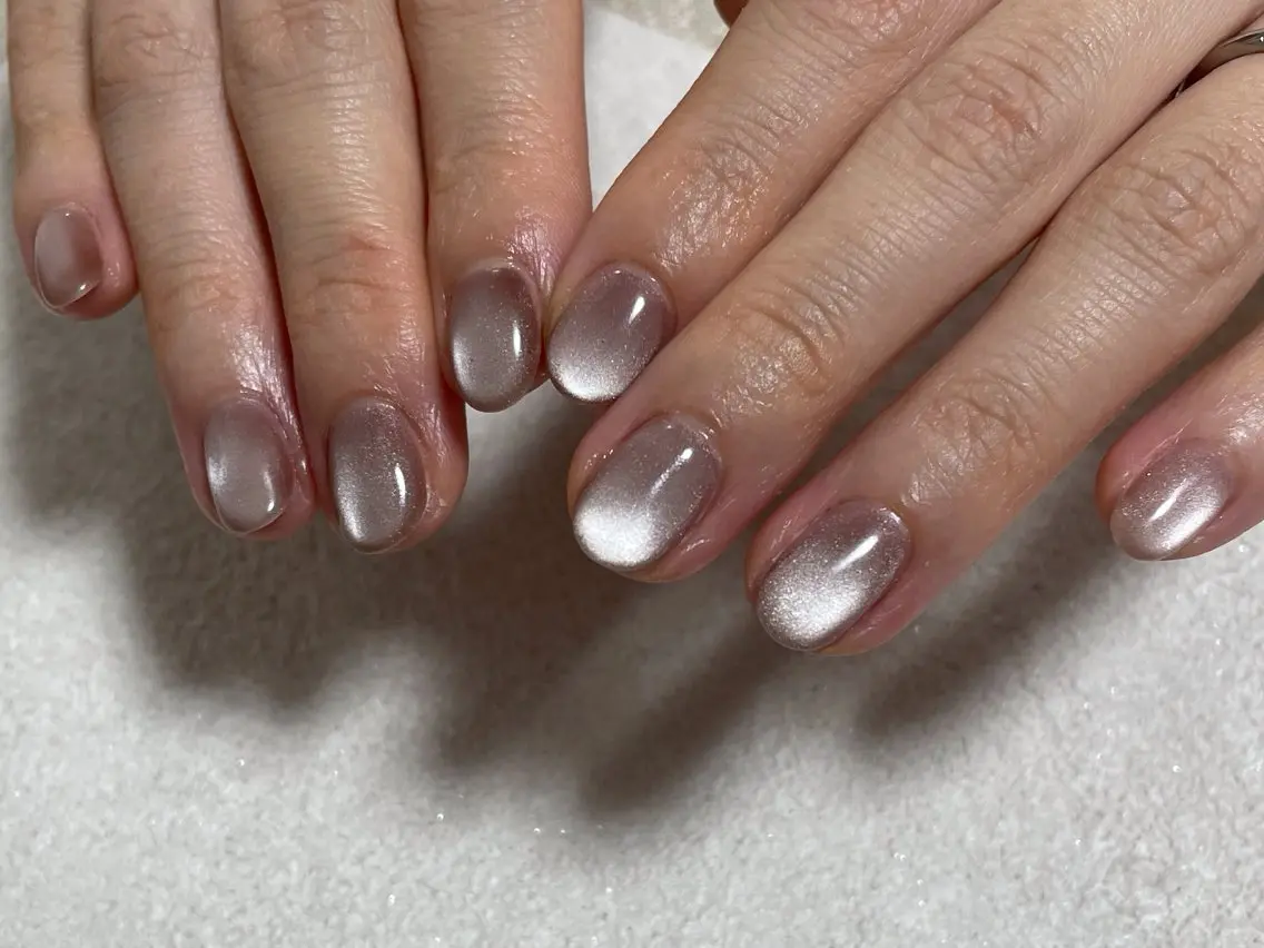 ネイル オーロラネイル フットネイル フレンチネイル ジェルネイル 韓国ネイル ハンドネイル mogunail &blowのネイルデザイン