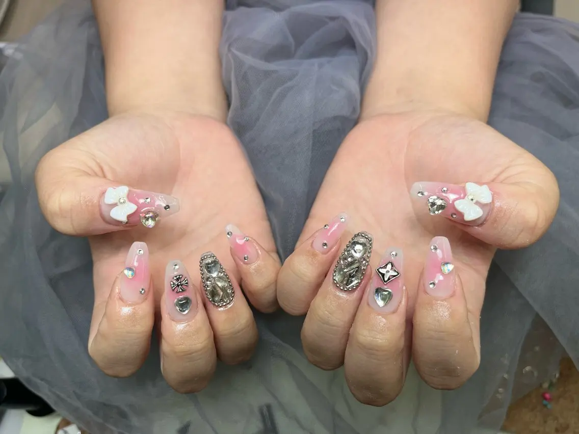 ネイル チークネイル ToliyDeliy Nail Salonのネイルデザイン