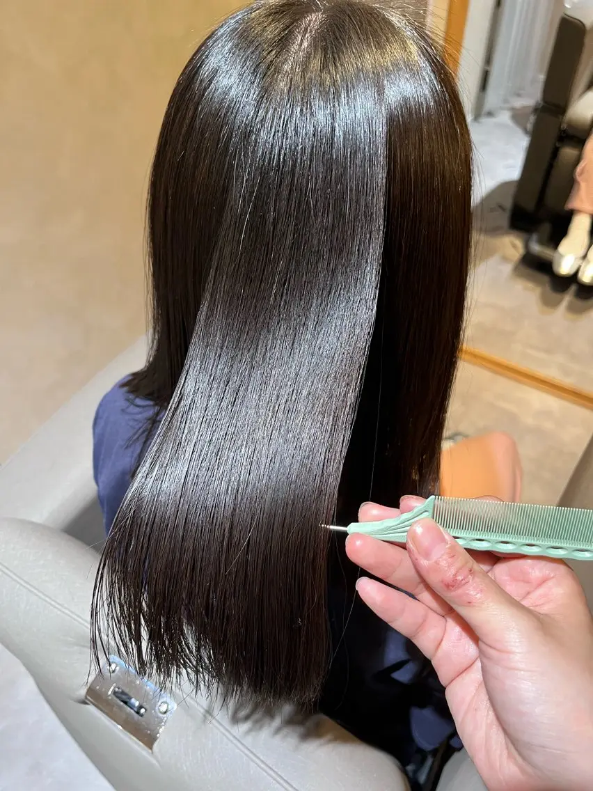 セミロング カット 縮毛矯正 AVANCE. 古川楓のヘアスタイル