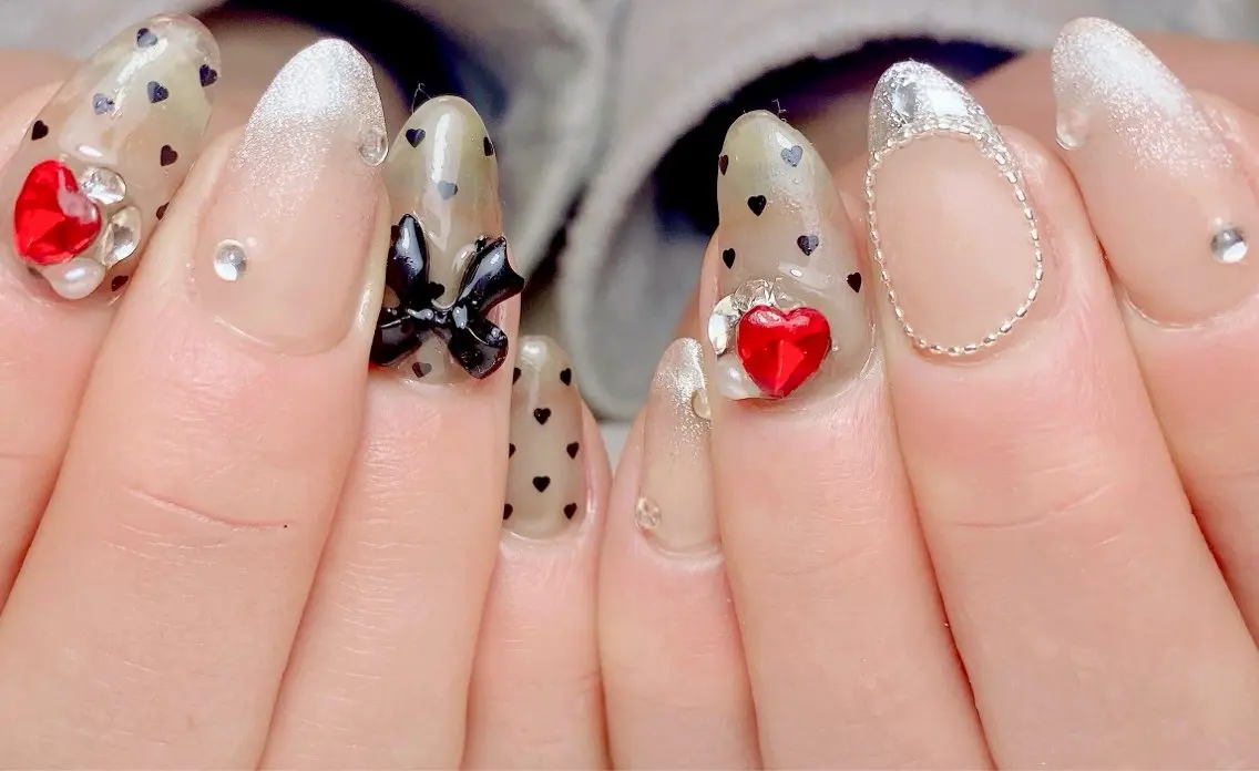ネイル 長さ出し フレンチネイル ガラスフレンチ ハート ホログラムネイル ハンドネイル Nail Salon K 🧸美爪育成のネイルデザイン