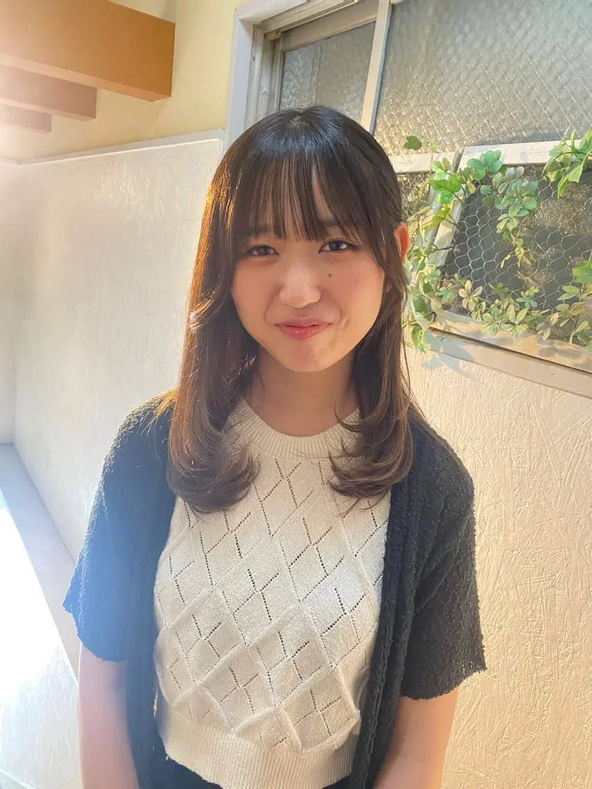ミディアム ミディアムレイヤー レイヤーカット カット トリートメント 透明感カラー髪質改善 ma-yaのヘアスタイル