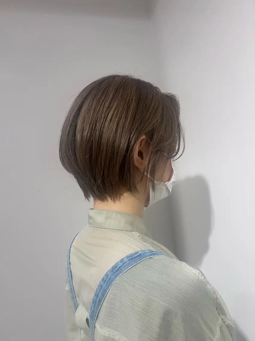 ショート カラー ショートヘア 新井 友菜のヘアスタイル