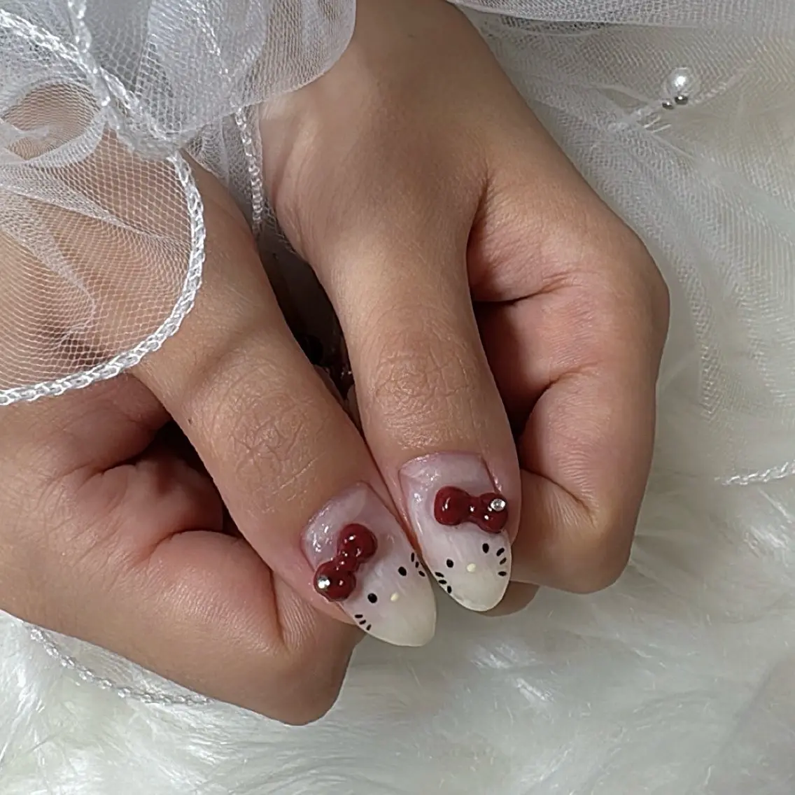 ネイル ハンドネイル シュシュ 🎀 girly nailのネイルデザイン