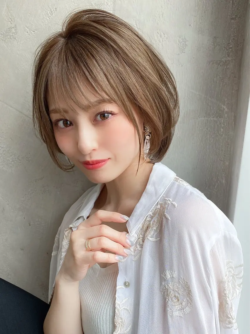 ミディアム カラー ボブ カット ヘアカラー トリートメント 山﨑 翼のヘアスタイル