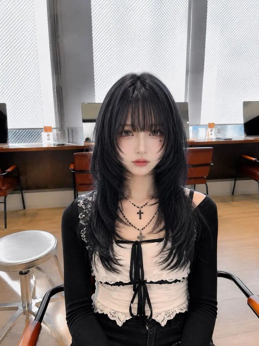 ロング 顔周りカット 韓国風ヘア レイヤーカット ロング 小顔カット umi/レイヤー /トレンドヘア🩵のヘアスタイル