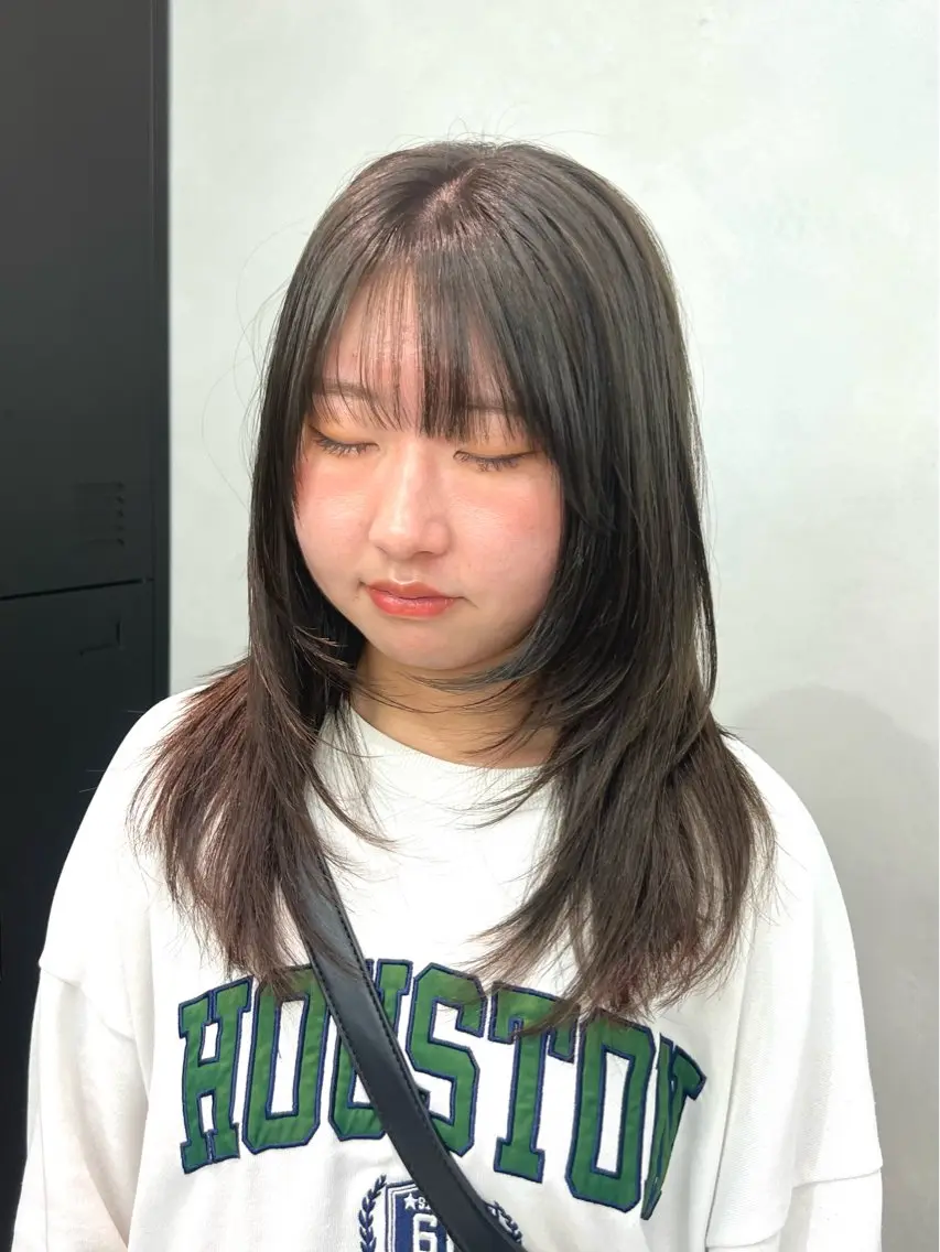 ロング カラー ベージュカラー オリーブベージュ ハッシュカット ヘアカラー 小森聖奈 韓国/レイヤーカットのヘアスタイル