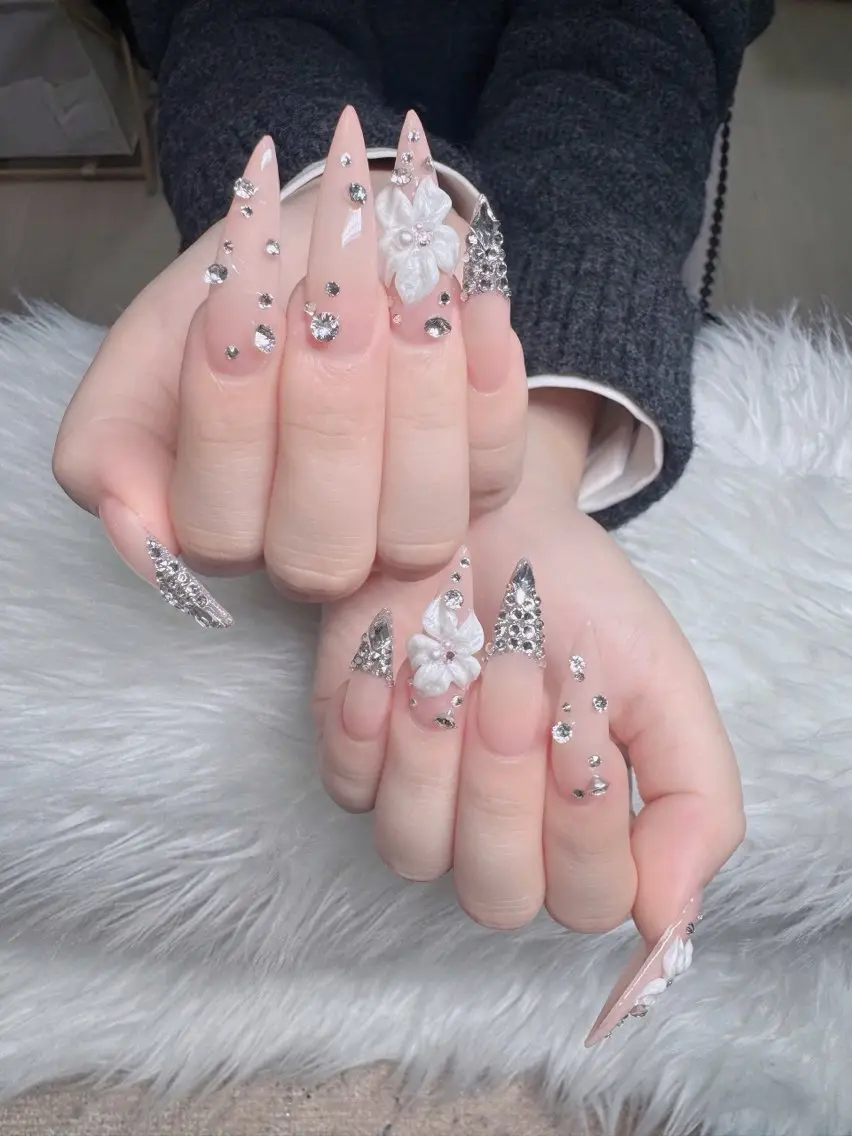 ネイル オーロラネイル フレンチネイル ジェルネイル ハロウィン 韓国ネイル ハンドネイル H.baby Nail Salonのネイルデザイン