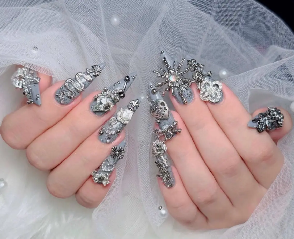 ネイル アートネイル ボルドー フレンチネイル ジェルネイル 氷ネイル・うるうるネイル ハンドネイル Julie Nail Hinのネイルデザイン