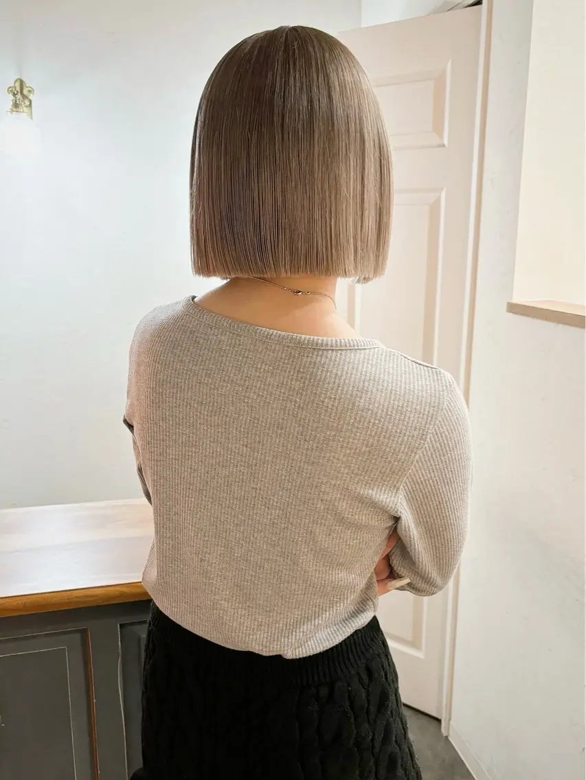 ショート カラー 切りっぱなしボブ ブリーチ 透明感カラー ボブ 林　蓮/レイヤー/ 透明感カラーのヘアスタイル