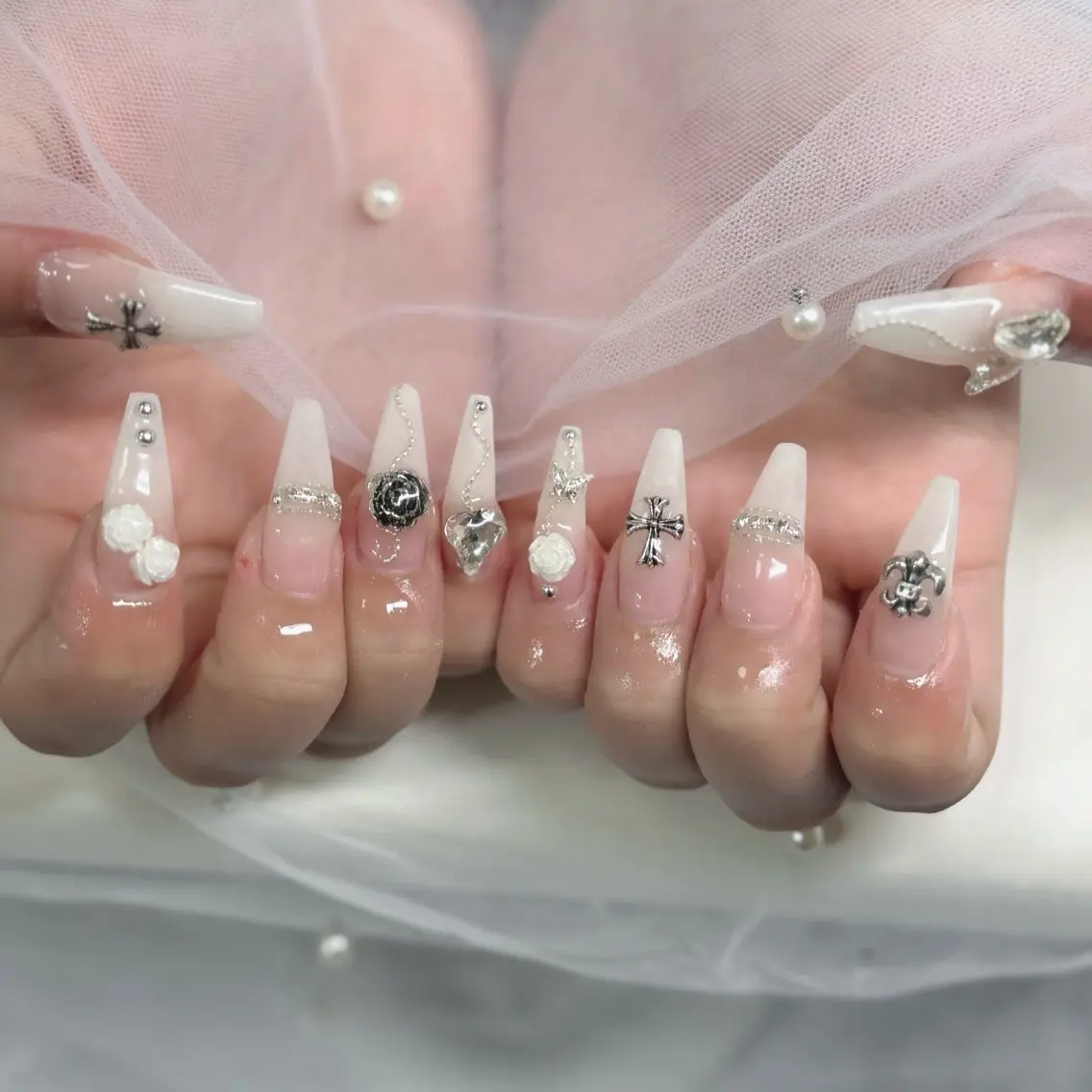 ネイル フットネイル フレンチネイル グラデーション 韓国ネイル ロングネイル ハンドネイル Hani Nail Salonのネイルデザイン