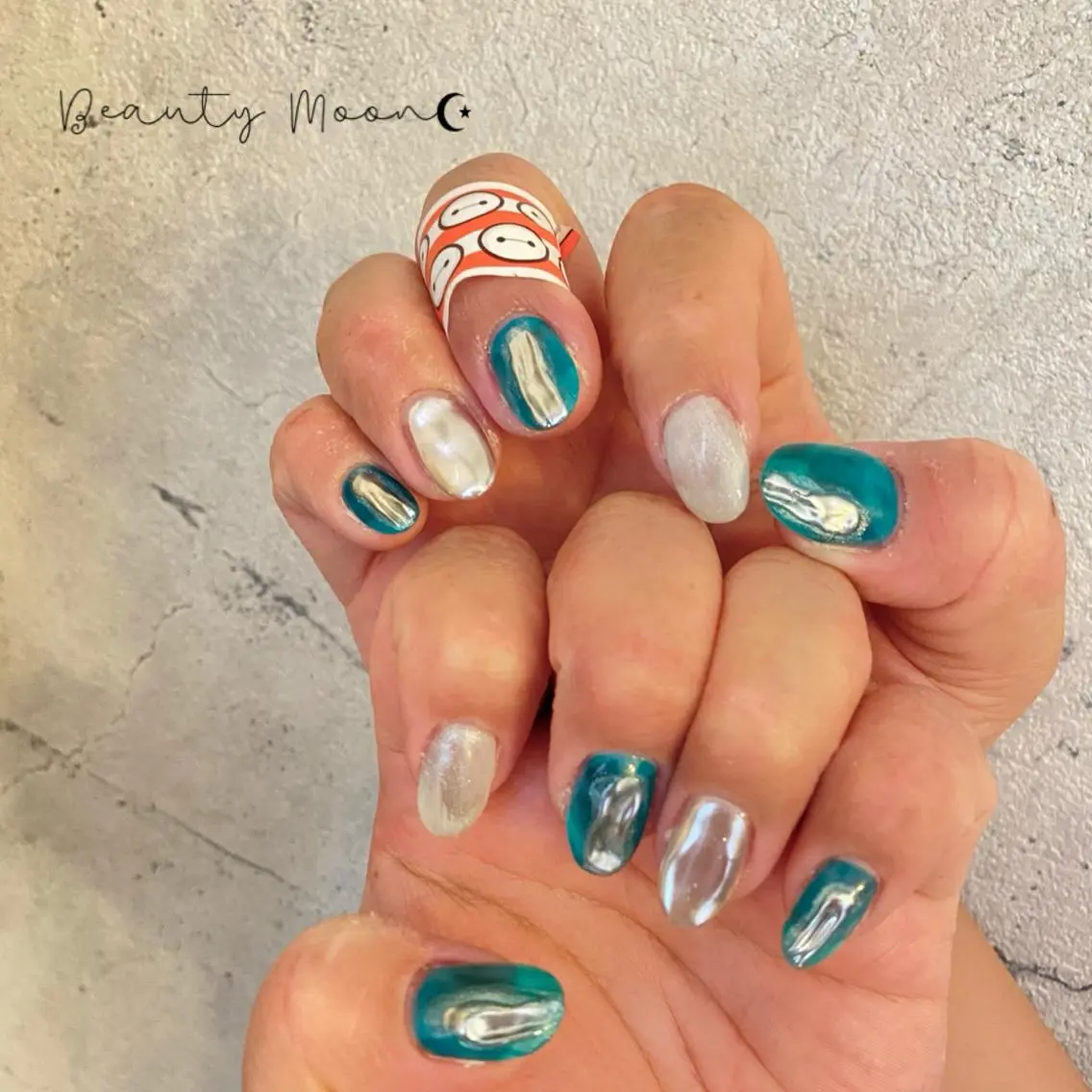 ネイル アートネイル グリーン ハート ミラーネイル beauty ☪︎moonのネイルデザイン