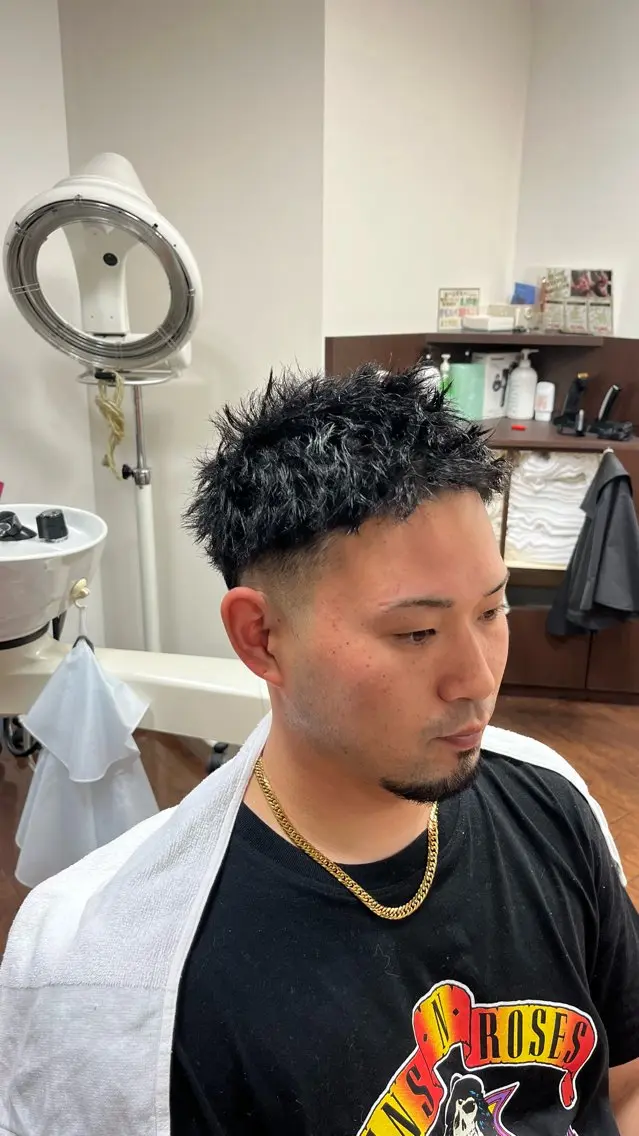 ショート パーマ メンズ フェードカット メンズパーマ メンズツイストパーマ ツイストパーマ 中野 あおいのヘアスタイル