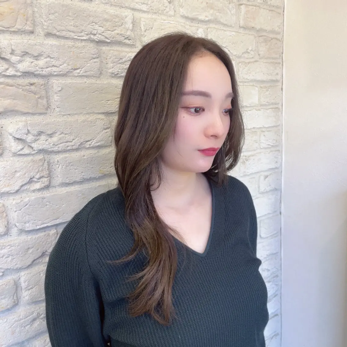 セミロング カラー ベージュカラー オリーブベージュ アベ ミオのヘアスタイル