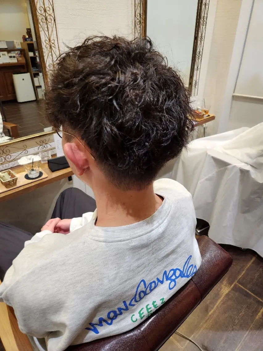 パーマ メンズ マッシュ メンズパーマ スパイラルパーマ 阪本 俊のヘアスタイル