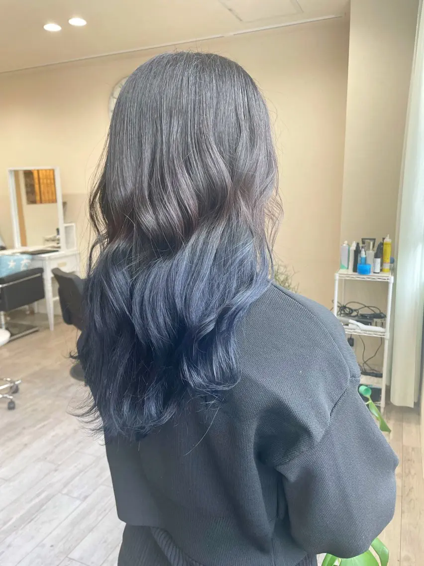 ロング カラー ブルーカラー グラデーションカラー APPEL / fujiiのヘアスタイル
