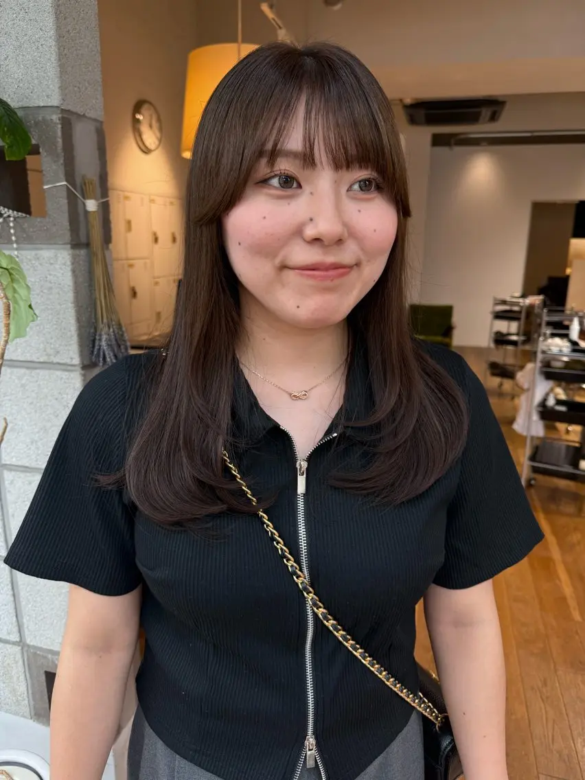 ロング レイヤーカット ロング カット ヘアカラー トリートメント 松本 夏海のヘアスタイル
